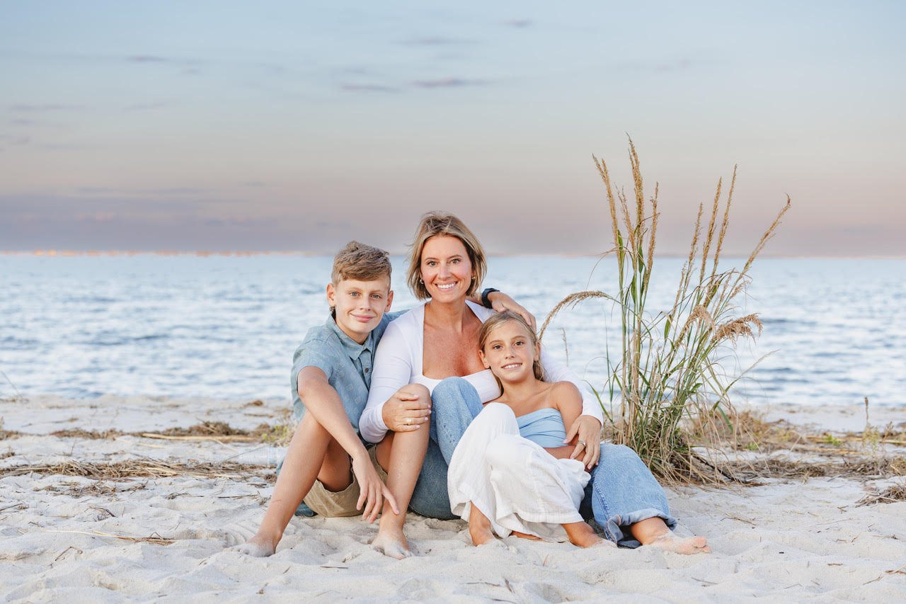 <center>Lindsey and Fam by the Beach</center>