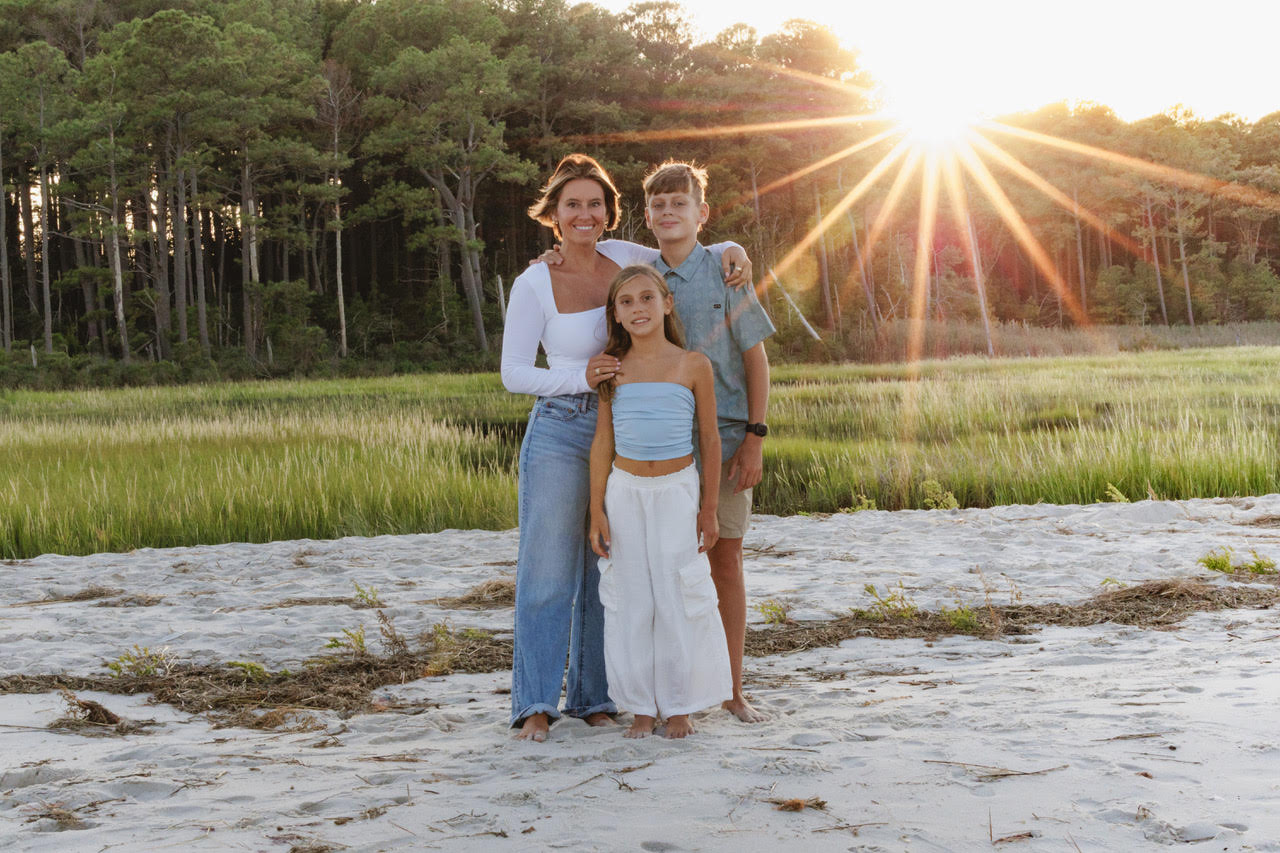 <center>Lindsey and Fam by the Beach</center>