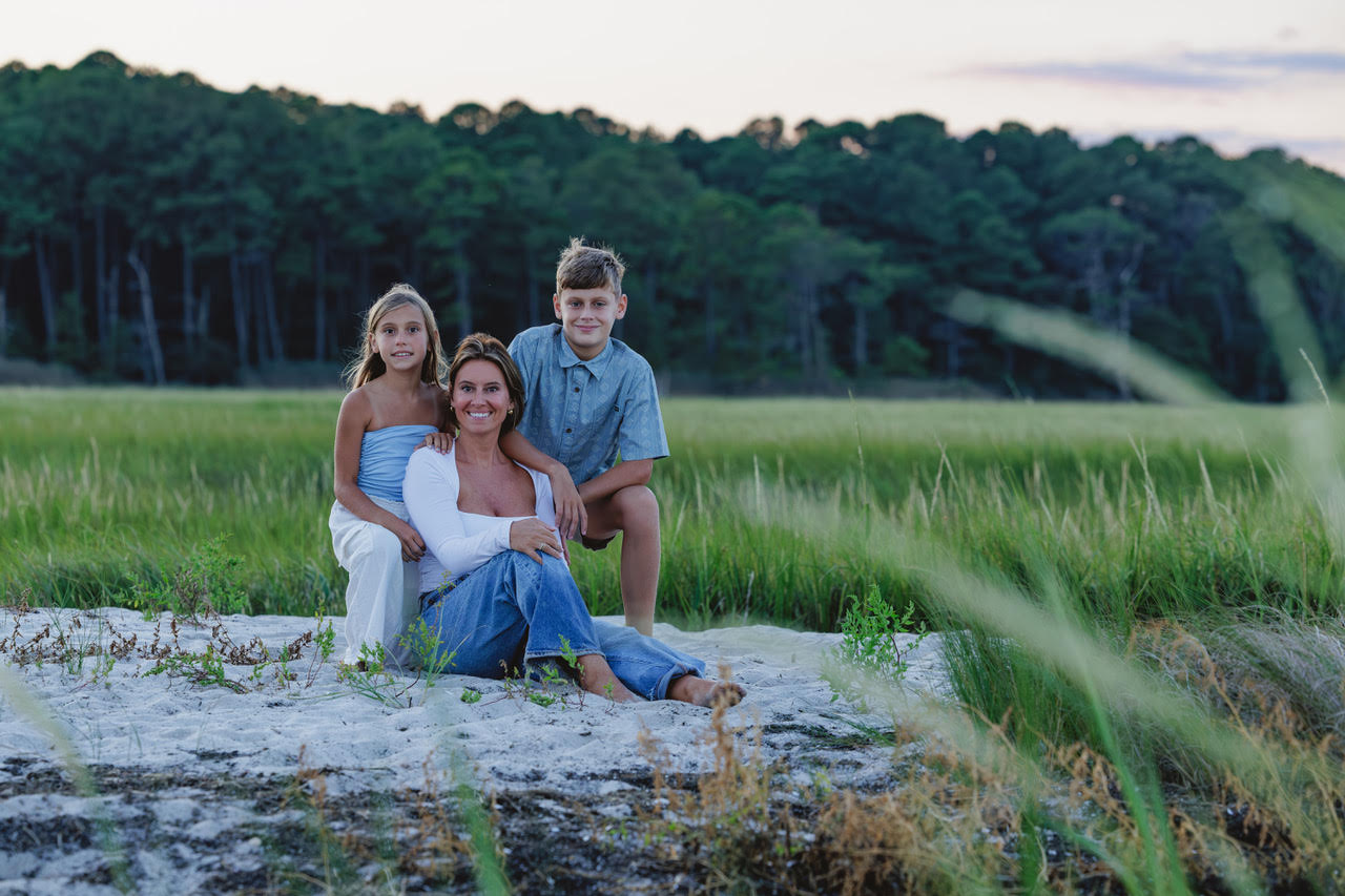 <center>Lindsey and Fam by the Beach</center>